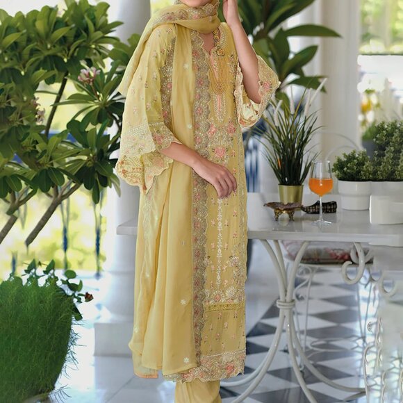 Pakistani Wedding Elegant Soft Organza Embroidered With Fancy Work Pant Suit - Picture 2 of 4